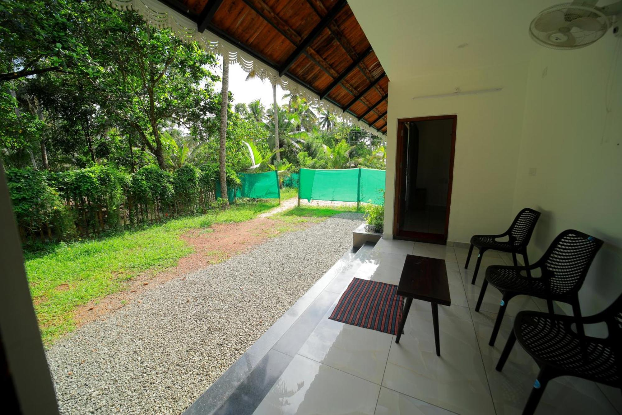 Prakruthi Residency Munroeisland Apartment Mundrothuruth Exterior photo
