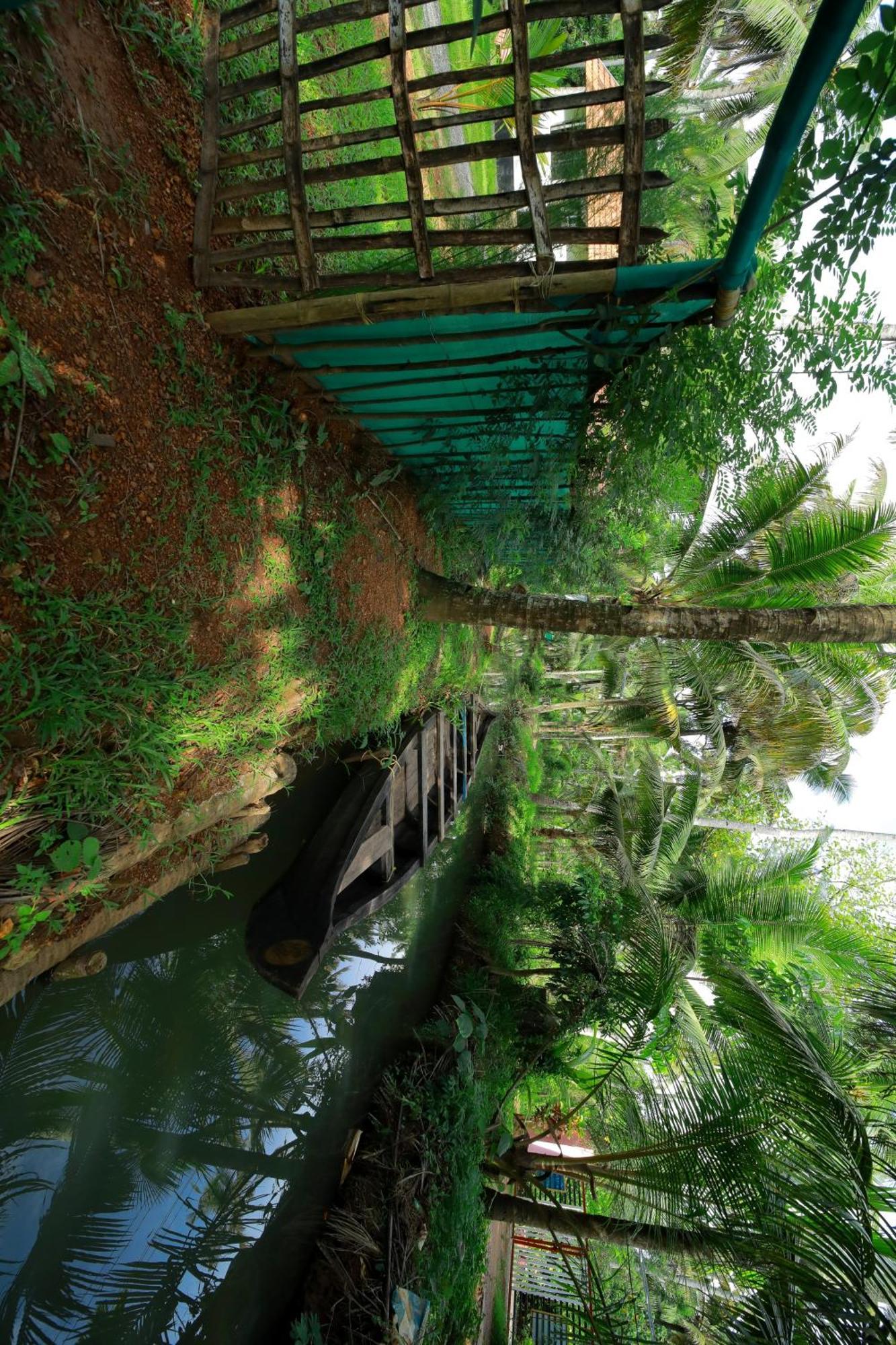Prakruthi Residency Munroeisland Apartment Mundrothuruth Exterior photo