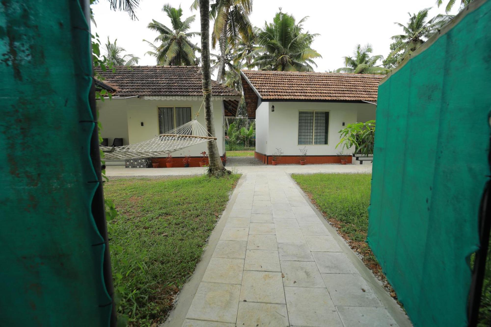 Prakruthi Residency Munroeisland Apartment Mundrothuruth Exterior photo