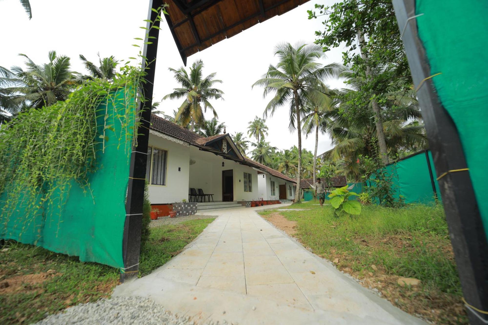 Prakruthi Residency Munroeisland Apartment Mundrothuruth Exterior photo